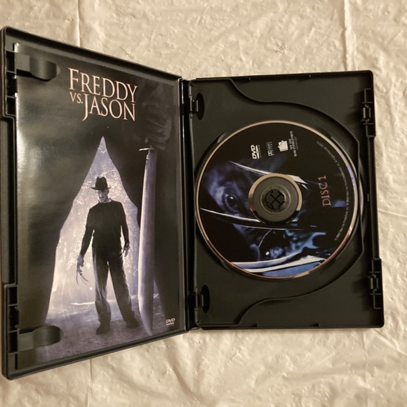 Freddy vs. Jason 2 Disc DVD Set - Picture 2 of 4
